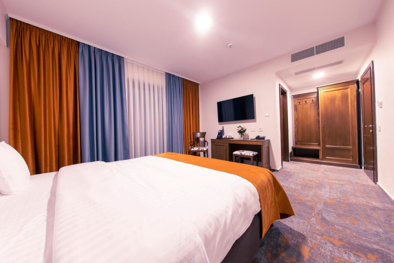 Hotel Aura Unirii Gyulafehérvár Kültér fotó