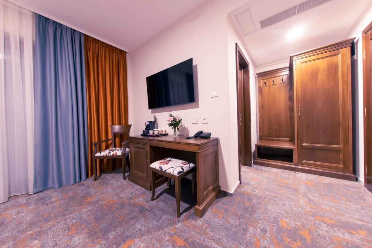 Hotel Aura Unirii Gyulafehérvár Kültér fotó