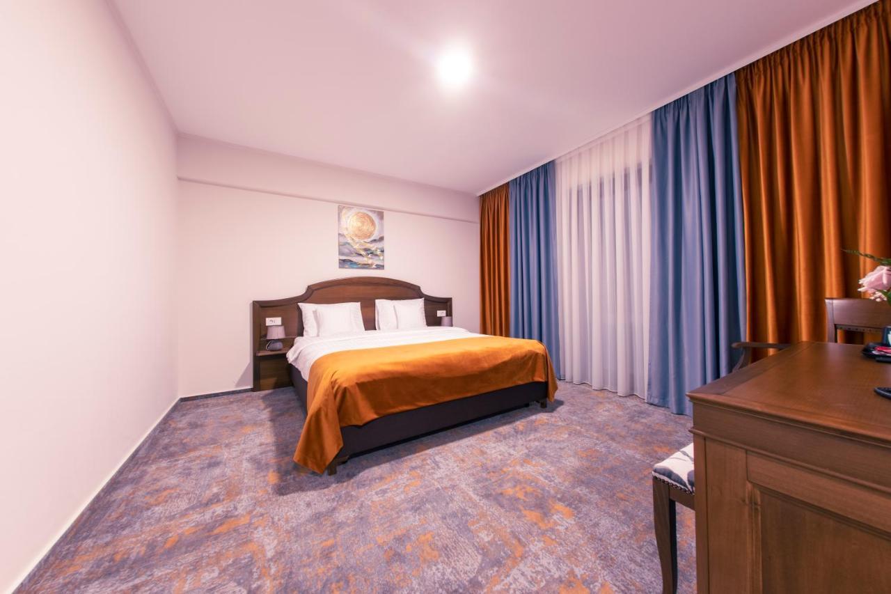 Hotel Aura Unirii Gyulafehérvár Kültér fotó
