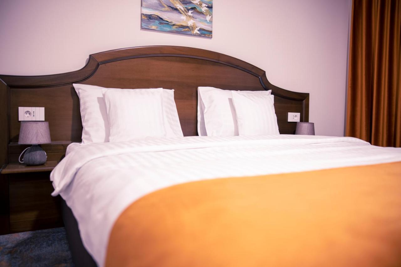 Hotel Aura Unirii Gyulafehérvár Kültér fotó