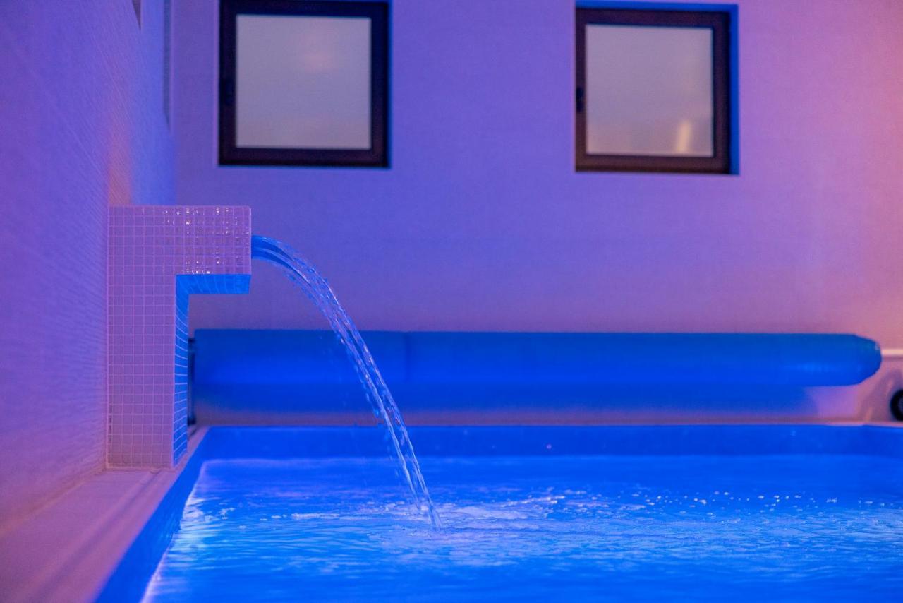 Hotel Aura Unirii Gyulafehérvár Kültér fotó