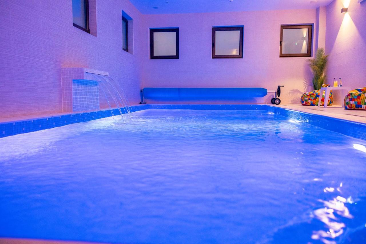 Hotel Aura Unirii Gyulafehérvár Kültér fotó