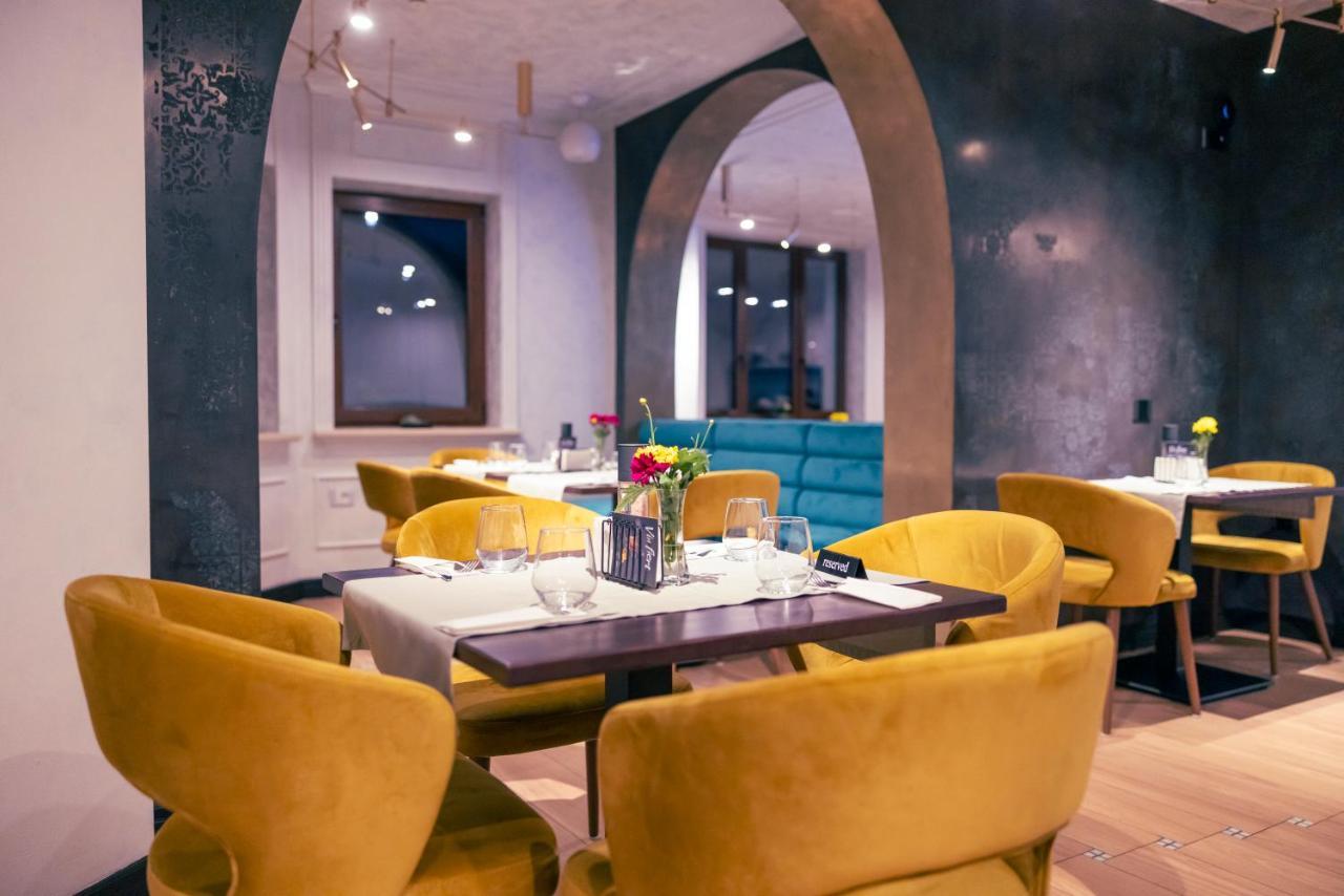 Hotel Aura Unirii Gyulafehérvár Kültér fotó
